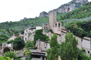 Гостиница Residenza di Paese Castello del Poggio  Ферентилло